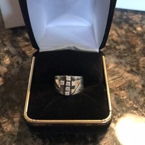 Edna Harper Beautiful western cross ring